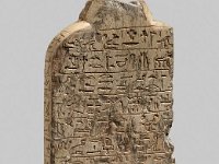 Aeg S 40  Aeg S 40, Vermutlich Spätzeit, Horusstele, Steatit, H 10,3 cm, B 5,0 cm, T 1,7 cm : Bestandskatalog Ägypten, Museumsfoto: Claus Cordes